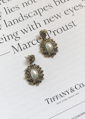 Antique pearl earrings[SILVER POST]